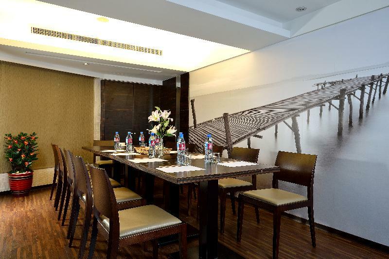 觀海樓海景大飯店 Hotel Cloud Riverside Tamsui Exteriör bild